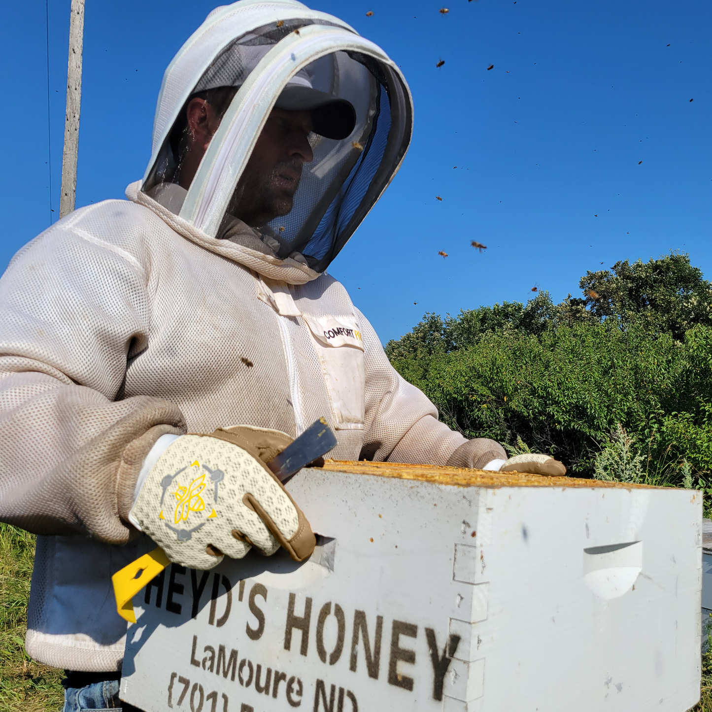 Apis Tactical Off-White PRO Beekeeping Gloves